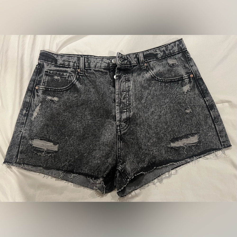 🛍️🛍️BUNDLE 3 for $20 🛍️🛍️  Wild fable- Highest rise cutoff shorts